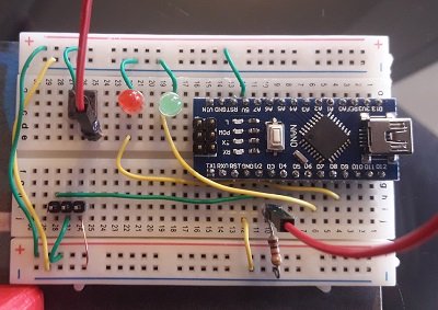Chicas y chicos programando Arduino - Electronica
